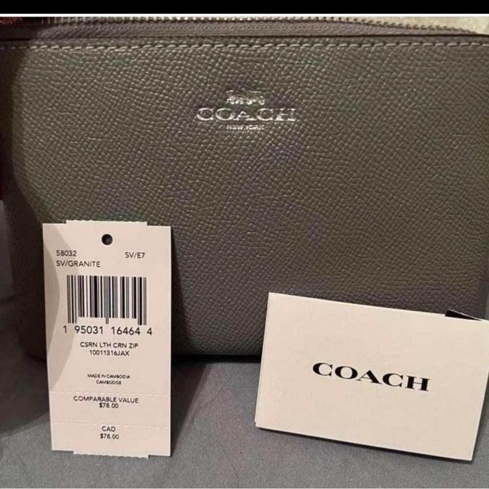 Coach Granite Leather wristle Authentic